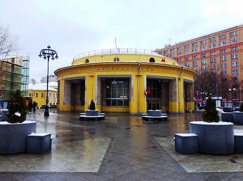 Станция метро Новокузнецкая